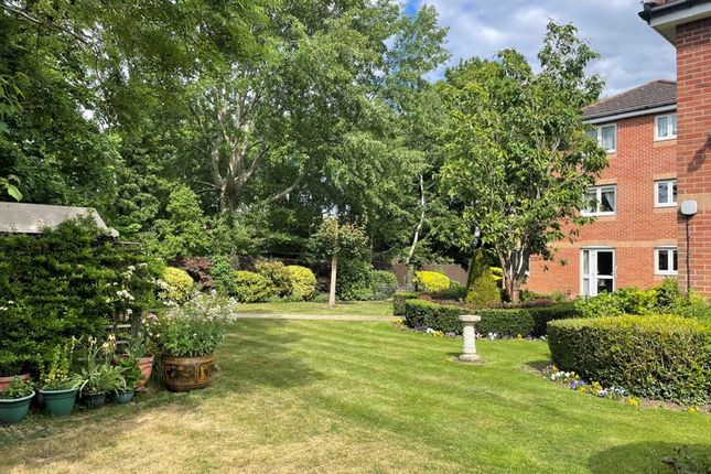40 Hudsons Court, Darkes Lane, Potters Bar photo 3