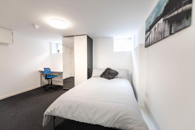 8-bed house on 114 Gildabrook Road, Eccles, £790/mo