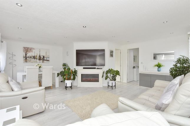 2-bed caravan on Stoneway Park, Stone Street, Canterbury, £200,000