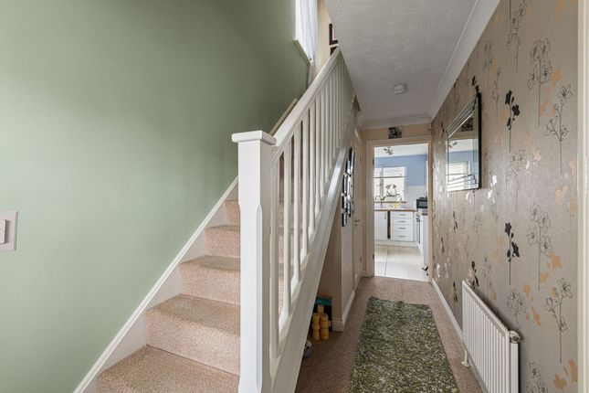 5 Sandringham Gardens, Boston photo 5