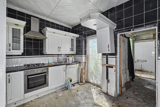 122, Belfield Road, Rochdale photo 4