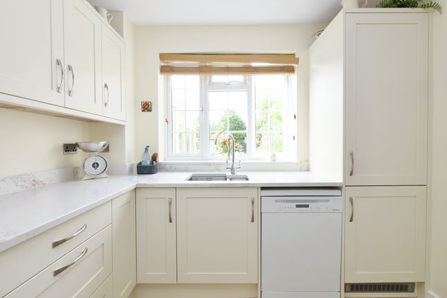 13 St. Catherines Crescent, Sherborne photo 3