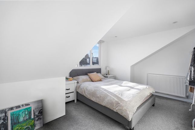 17B, Worbeck Road, London photo 4