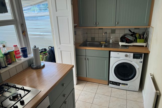 65, Canterbury photo 2