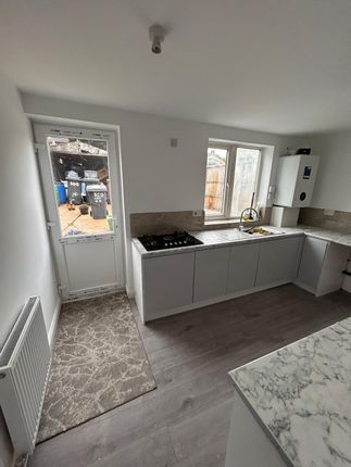 12, Pennine Avenue, Luton photo 4