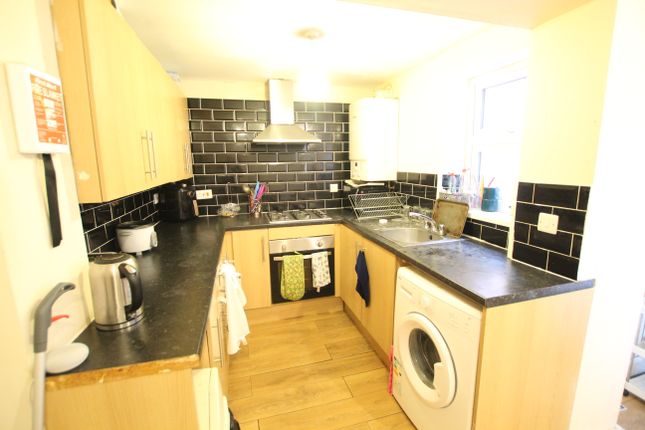 End terrace house to rent in Kitchener Road, Southampton