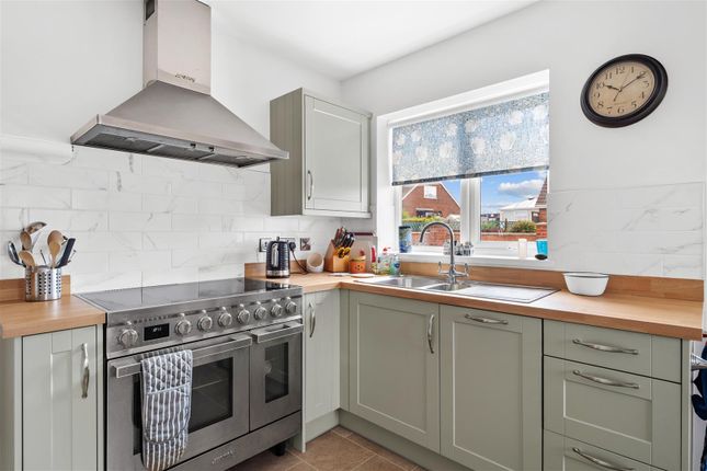 25, Holmpton Road, Withernsea photo 4