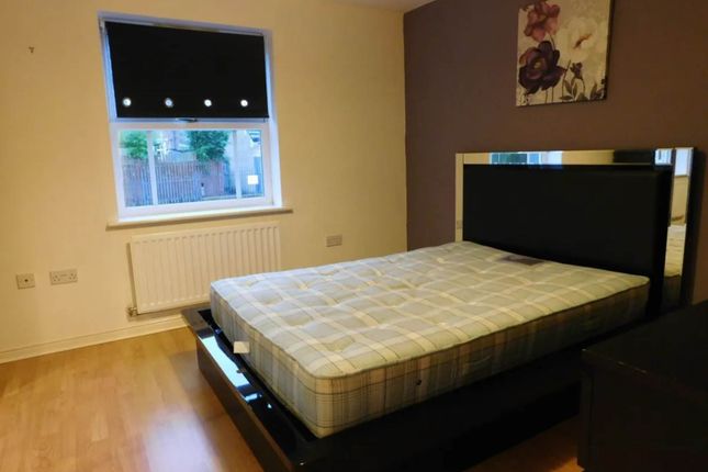 46, Broom Mills Road, Pudsey photo 4