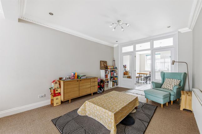 72, Park View, London photo 4