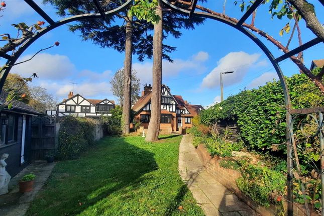 3-bed house on 43,East Lodge, St. Catharine's Road, Broxbourne, £995,000