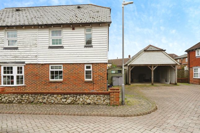 6, Willow Close, Maidstone photo 2
