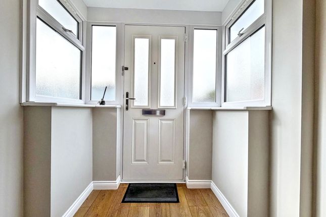 18, Selby Court, Jarrow photo 4