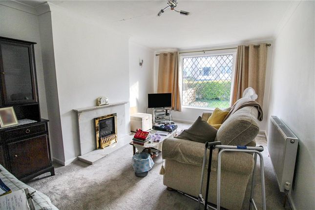 13, Parkway, Keighley photo 2