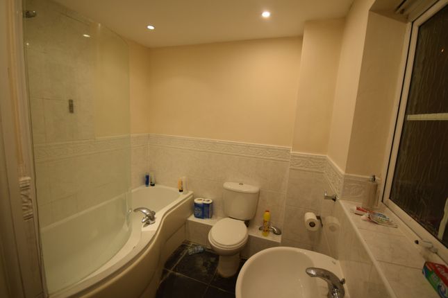 Town house to rent in Errington Close, Hatfield