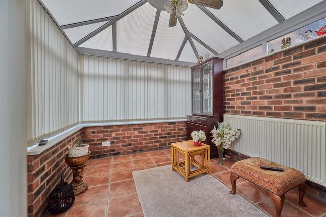 5, Dovecote Close, Leicester photo 4