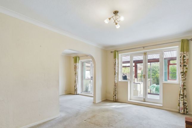 76 Grange Crescent, Lincoln photo 3
