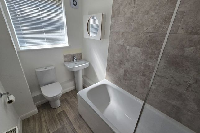 9 Willow Grange, Sidcup photo 4
