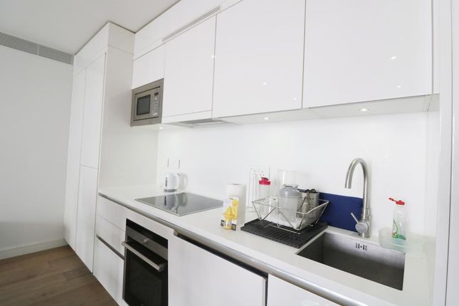 Flat 46, 5 Central St Giles Piazza, Covent Garden, London photo 3