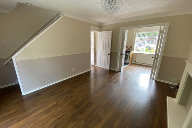 28, St. Williams Avenue, Bolton photo 3