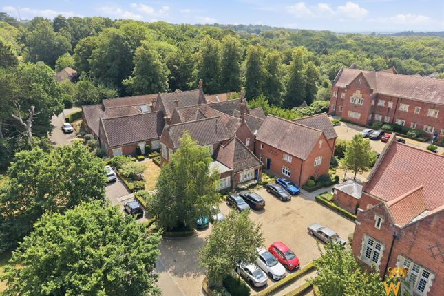 4, Myers Court, The Galleries, Brentwood photo 3