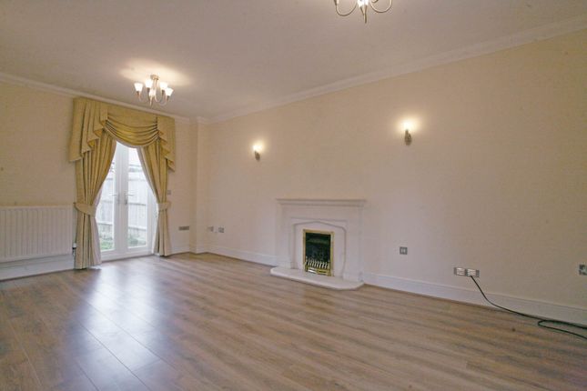 8, Wharton Drive, Chelmsford photo 3