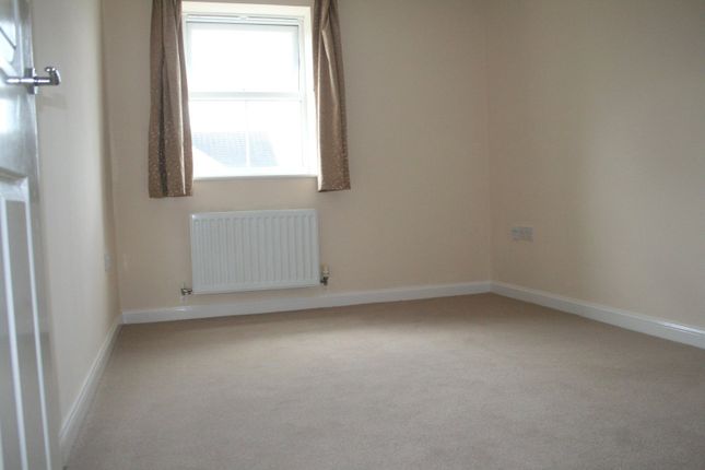 65, Whites Way, Southampton photo 3