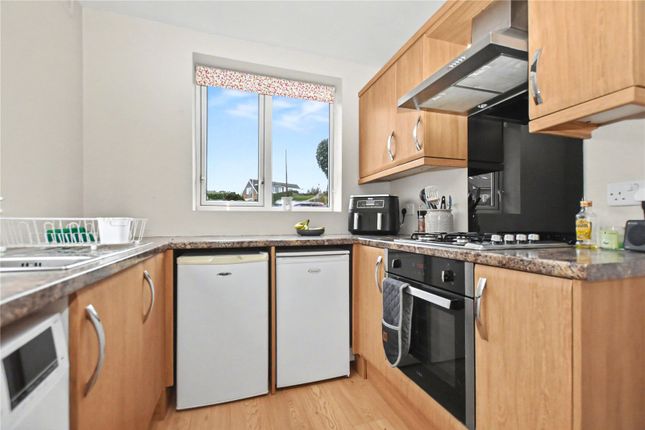 14, Westroyd, West Yorkshire photo 3