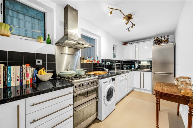 244, Hammersmith Grove, Hammersmith W6 photo 2