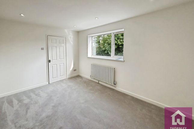 9, Stratton Road, Swinton photo 4