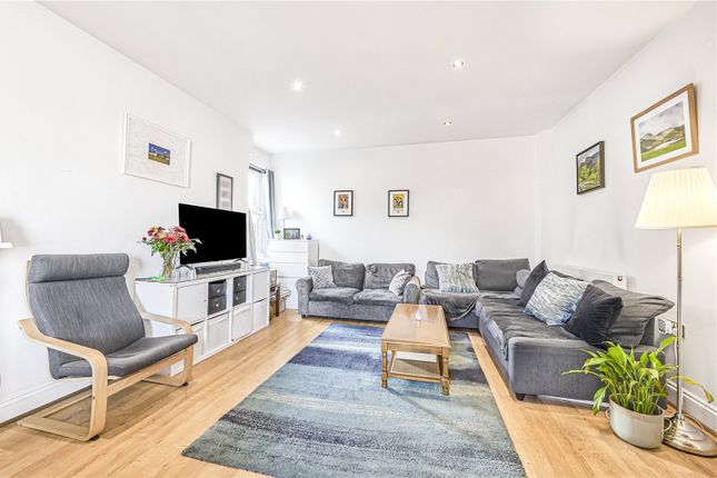 Flat 5, 7, Balham Grove, London photo 2