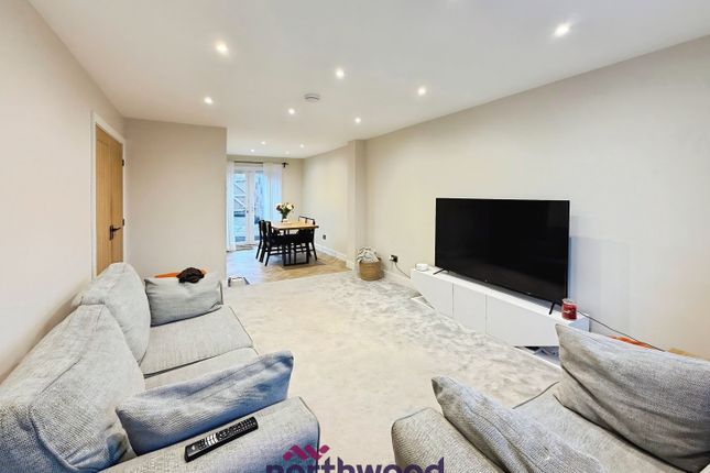 59, Redhills Close, Exeter photo 2