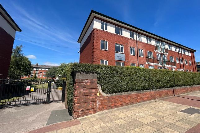 Flat to rent in Redmires Court, Eccles New Road, Salford