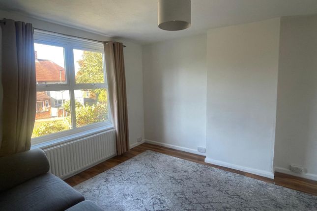 3, Smarden Grove, London photo 2