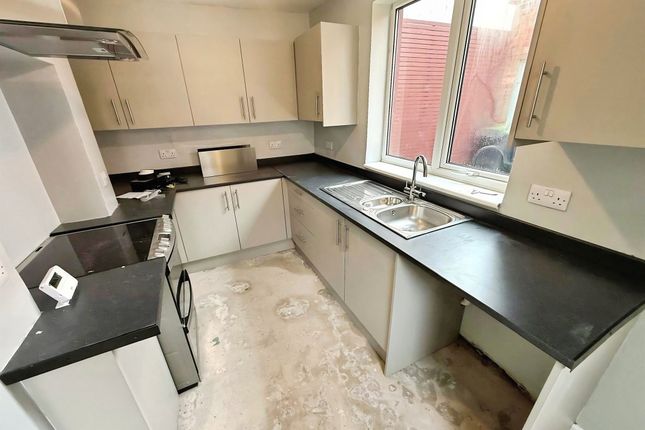 36, High Street, LINCOLN photo 2