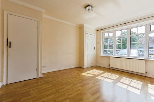 18, Broom Hall Grove, Birmingham photo 2