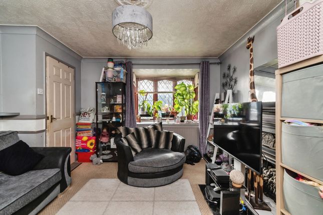 10, Gothic Close, Nottinghamshire photo 5