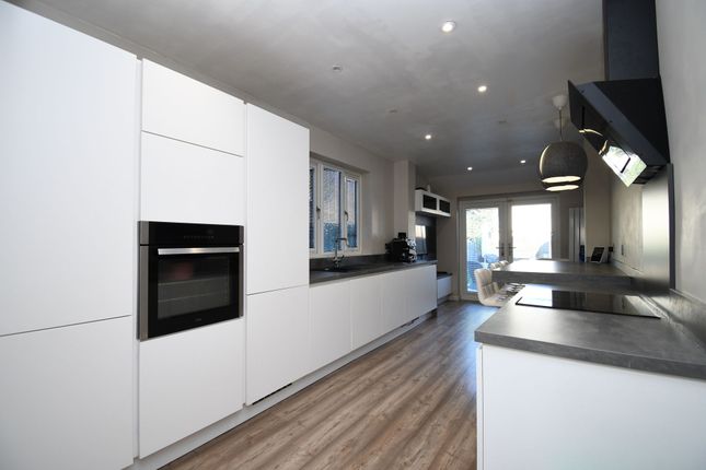 21 Cecil Road, Manchester photo 2