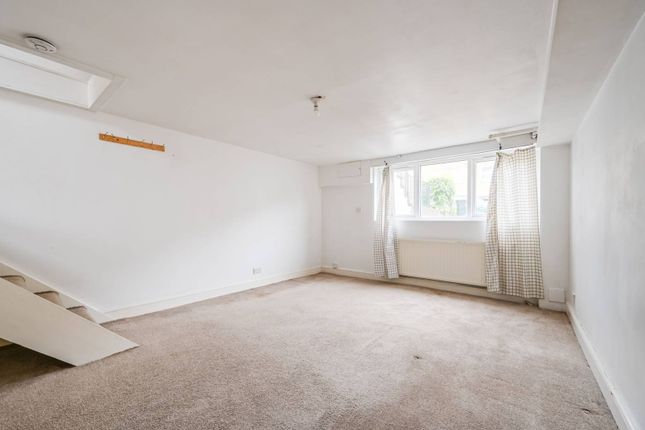 Thumbnail Property to rent in Damask Crescent, Canning Town, London