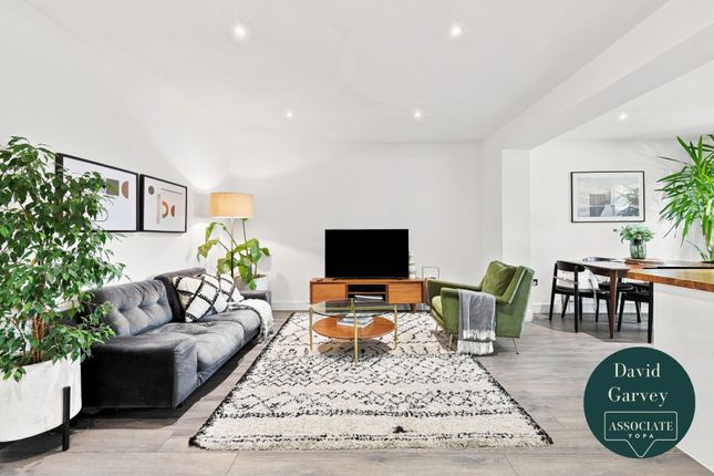 2, Rose Glen, Romford photo 4