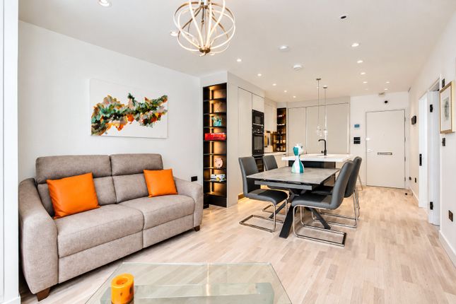 Flat 11, Hillside Court, 409, Finchley Road, London photo 4