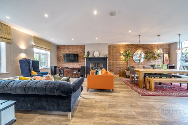 29, Broomleaf Road, Farnham photo 3