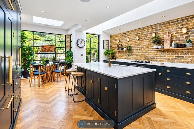 3-bed terraced on Sydner Road, London, £8,000/mo