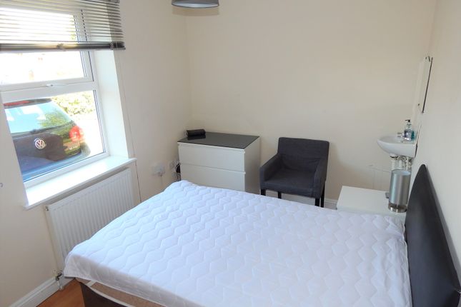 Thumbnail Room to rent in Broadway, Didcot