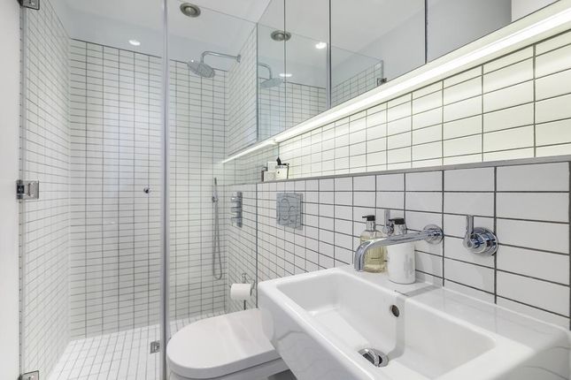 Flat 4, 61, Old Compton Street, London photo 4