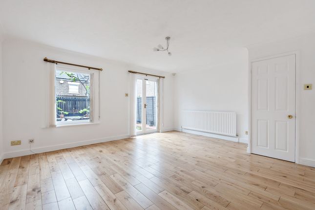 21 Heralds Place, London photo 2