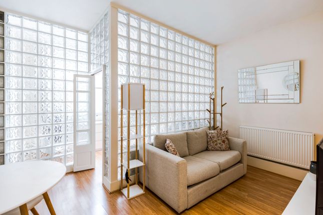 1, 22 Pembridge Gard