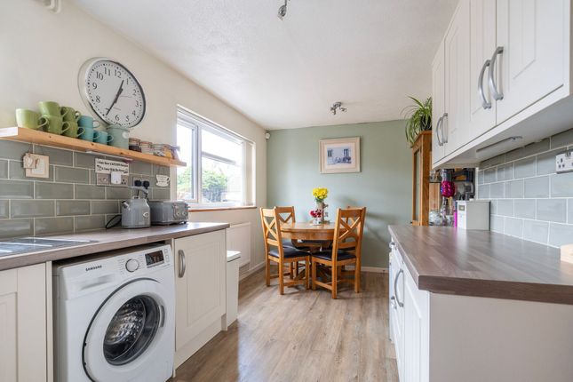 12 Randall Close, Great Yarmouth photo 3