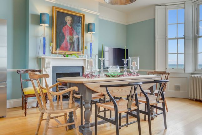 11 Royal Crescent, Brighton photo 3