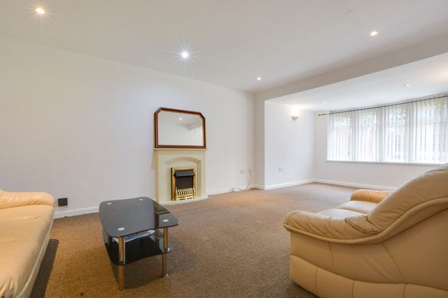 7 Ludlow Close, Leicester photo 3