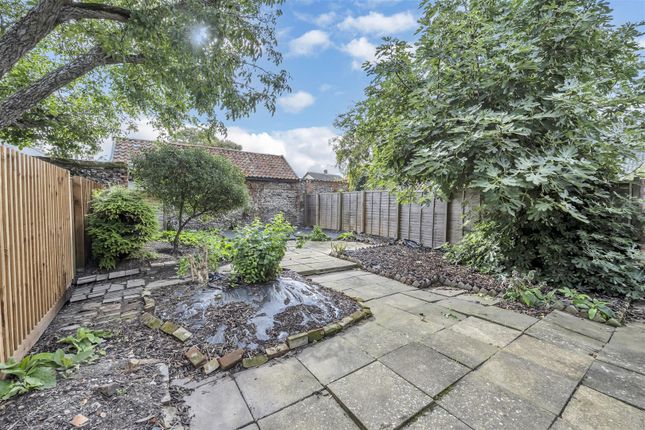 Walnut Cottage, 54-56, High Street, Ixworth photo 3